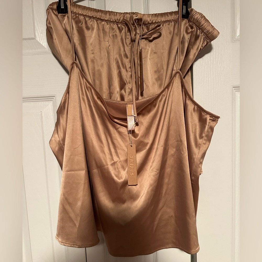 NWT Skims hotel shine sleep set pajamas tank and shorts - gold XL - Picture 8 of 9
